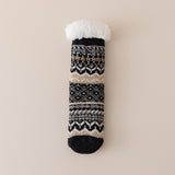 🧦✨ Calcetines Acogedores con Estampado Invernal – Para Días Fríos y Corazones Calientes ❄️❤️