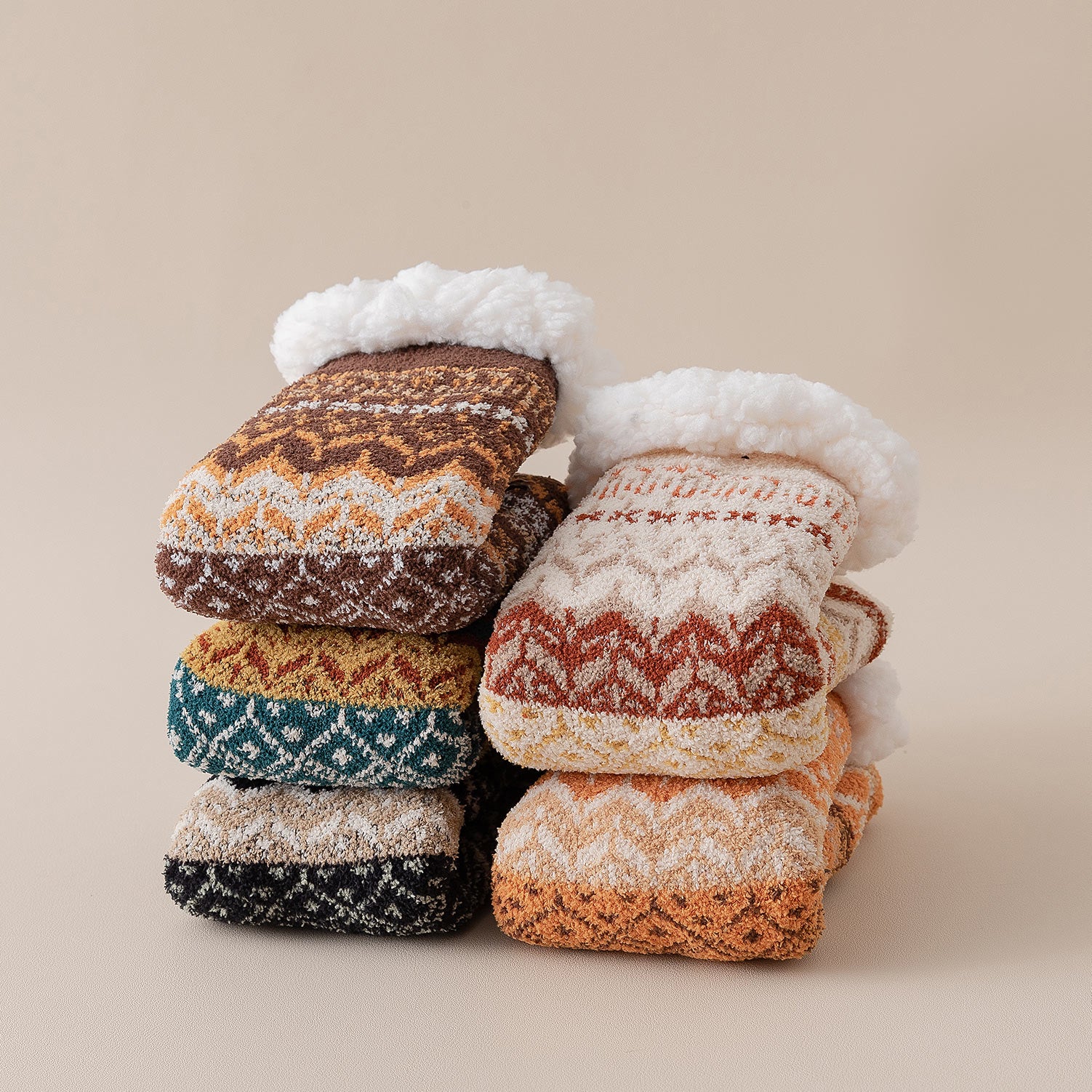 🧦✨ Calcetines Acogedores con Estampado Invernal – Para Días Fríos y Corazones Calientes ❄️❤️