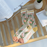 "Calcetines Transparentes con Tulipanes Bordados – Estilo Vintage Romántico