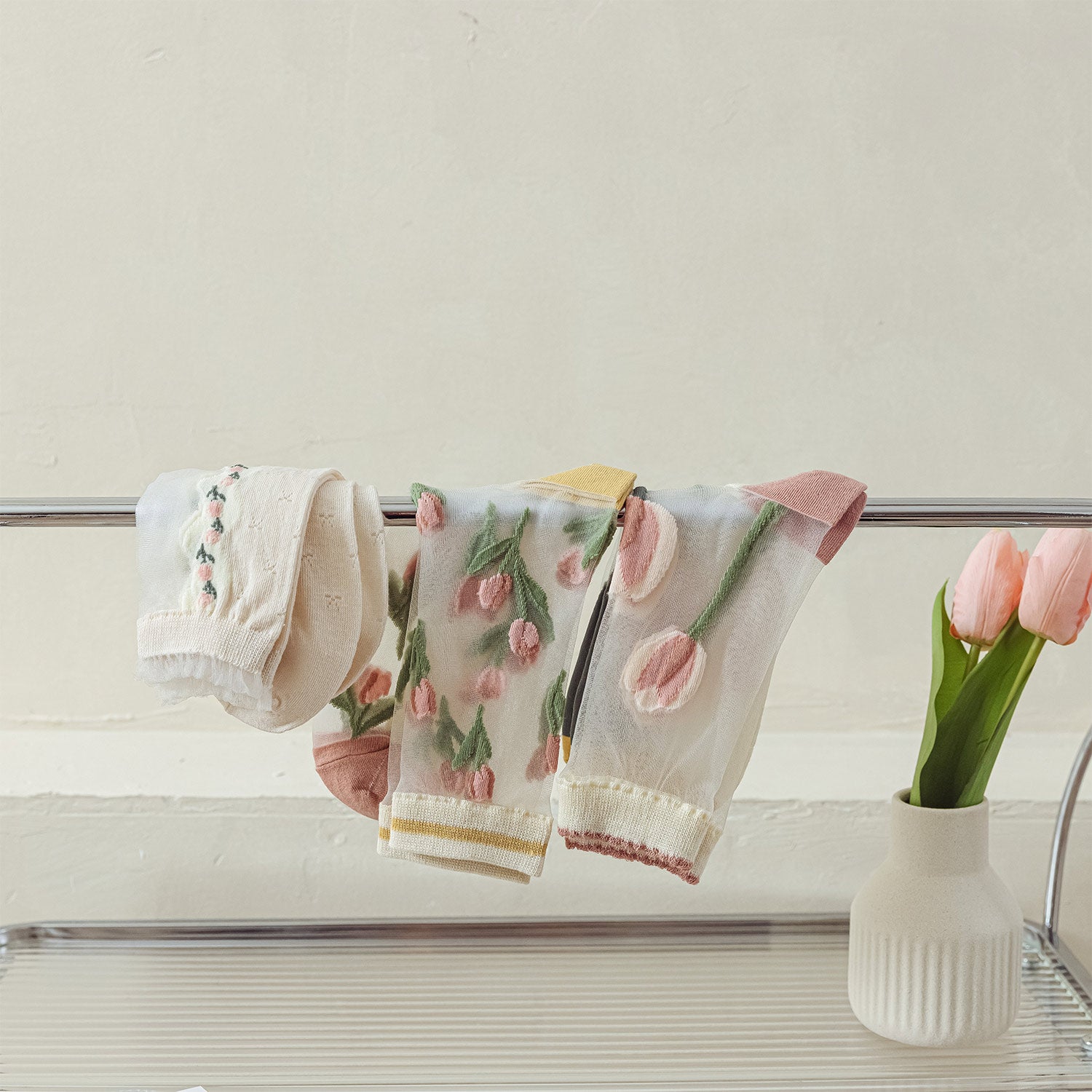 Calcetines Transparentes con Encaje y Bordado de Rosas – Estilo Romántico Vintage