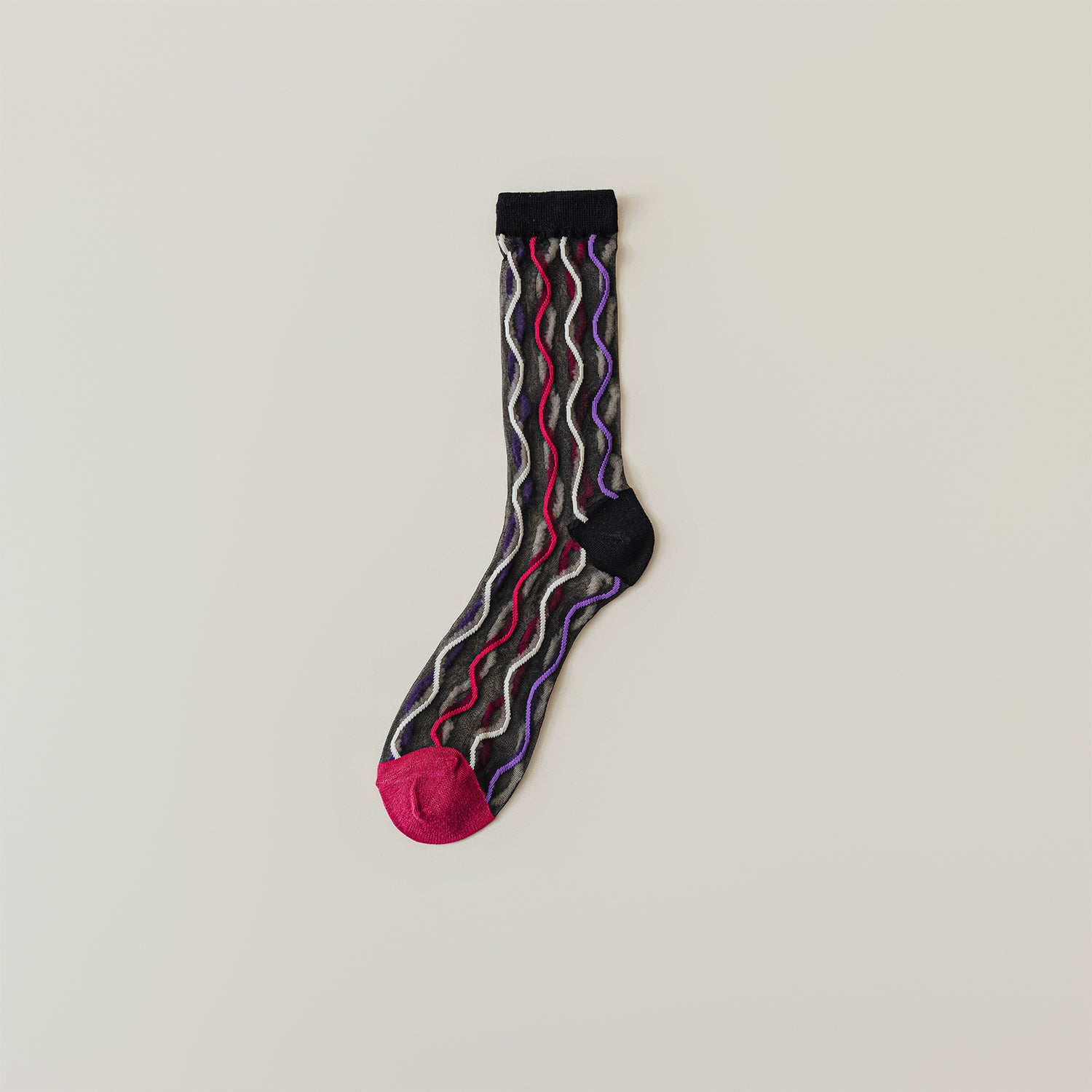 Transparencia y Movimiento – Calcetines con Diseño de Ondas