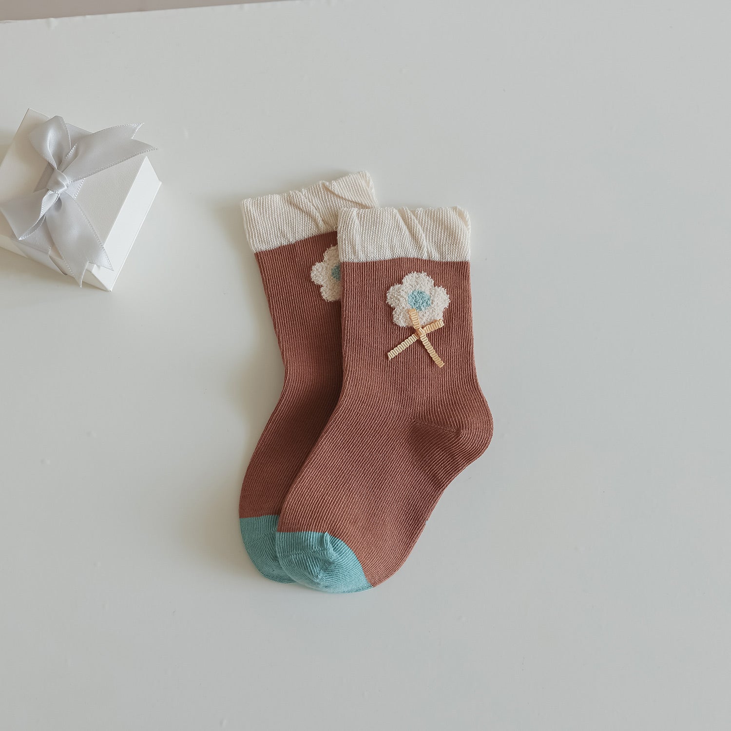Calcetines Infantiles con Lazos y Flores