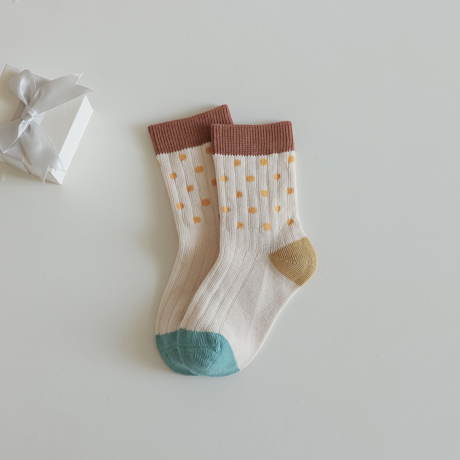 Calcetines Infantiles con Lazos y Flores