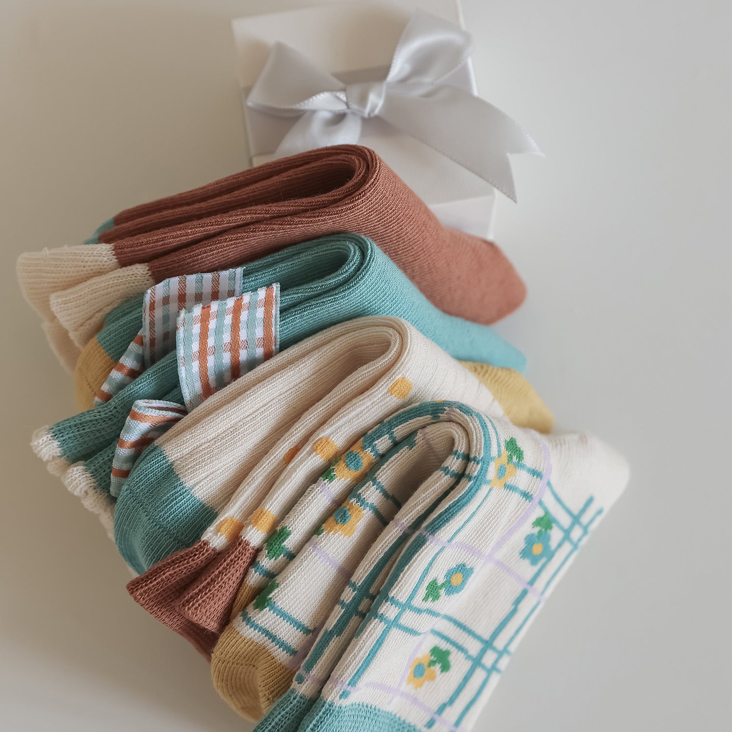Calcetines Infantiles con Lazos y Flores