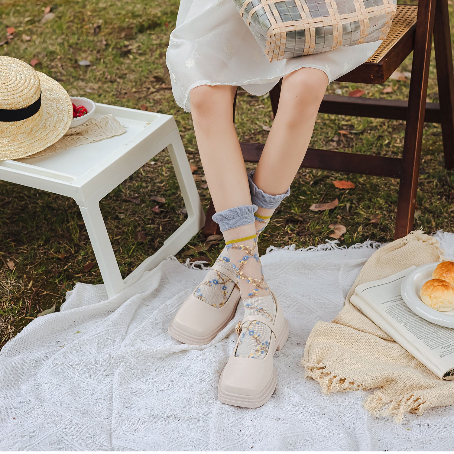 🌼 "Flores de Primavera con Encanto" 💙🧦