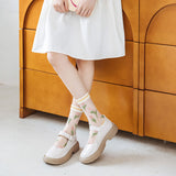 "Calcetines Transparentes con Tulipanes Bordados – Estilo Vintage Romántico