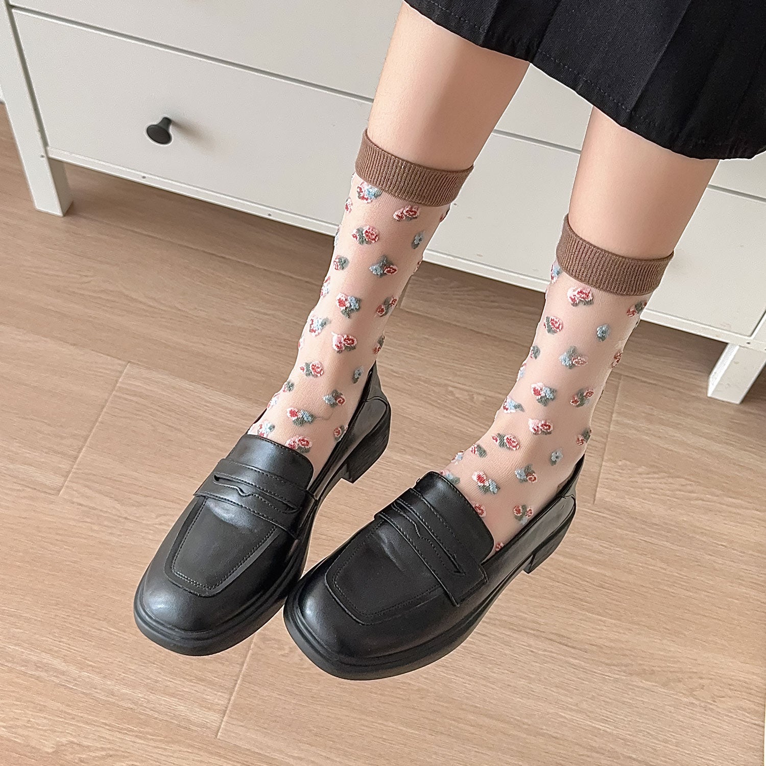 Calcetines de Tul con Flores Bordadas