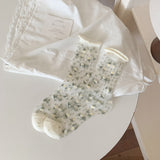 Calcetines Encantados con Flores de Ensueño" 🌸🧦✨