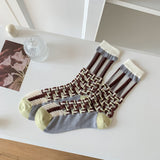 Calcetines Artísticos de Malla Trenzada – Estilo Retro Chic