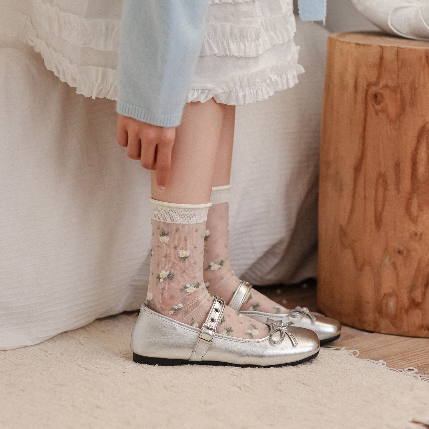 Calcetines Encantados con Flores de Ensueño" 🌸🧦✨