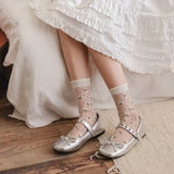 Calcetines Encantados con Flores de Ensueño" 🌸🧦✨