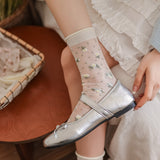 Calcetines Encantados con Flores de Ensueño" 🌸🧦✨