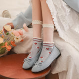 🌼Calcetines Celestes con Mini Flores – Frescura Floral para el Verano