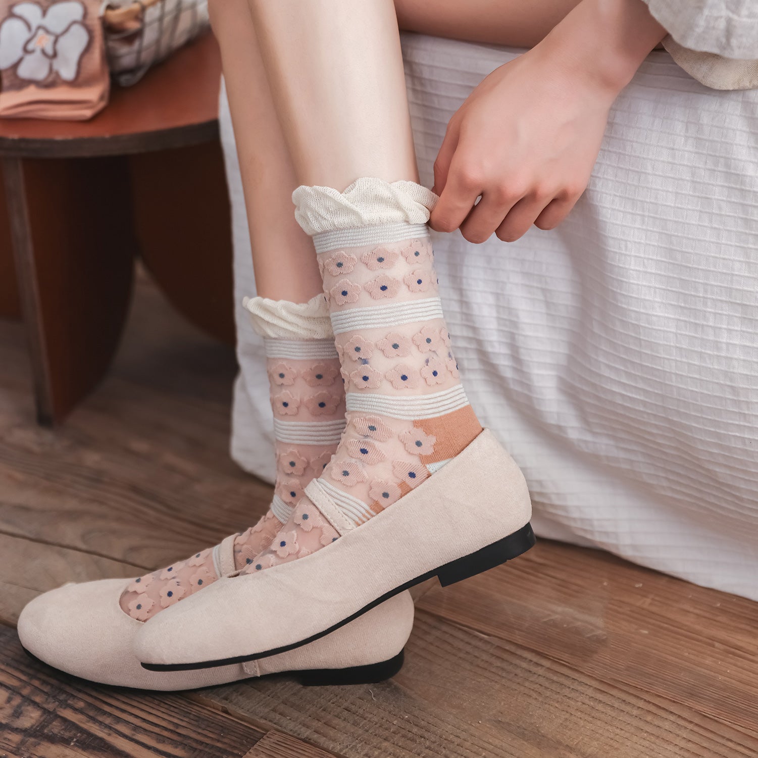 🌸Dulce Naturaleza – Calcetines Florales en Marrón Claro