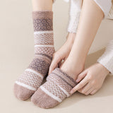 🧦 Calcetines afelpados con diseño invernal