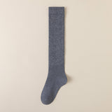 Calcetines Altos de Algodón en Colores Básicos – Suaves y Cómodos