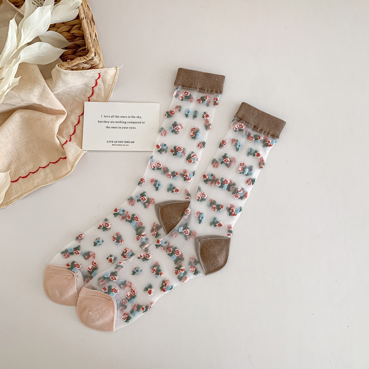Calcetines de Tul con Flores Bordadas