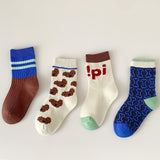 ¡Calcetines Traviesos! 🐻🧦✨