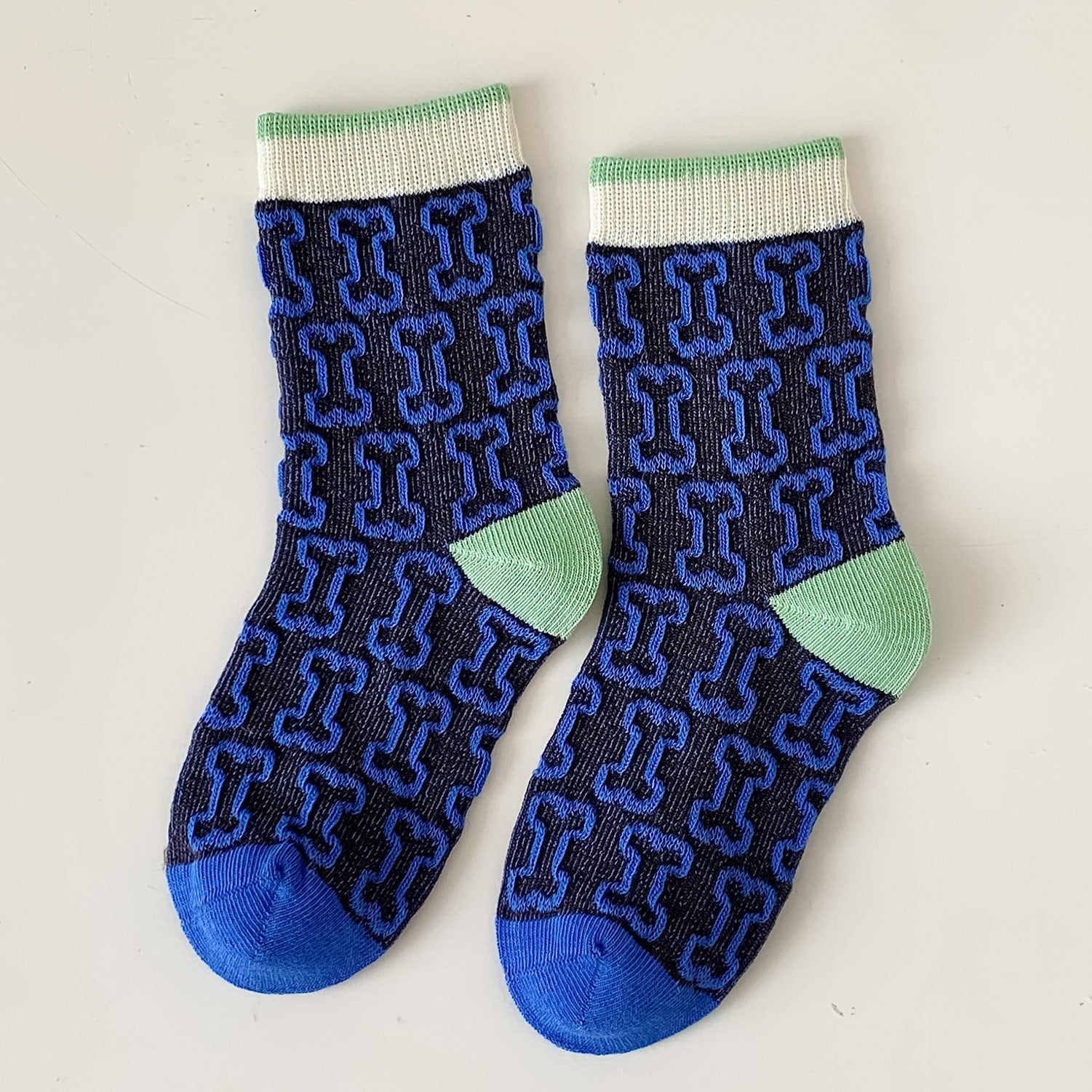 ¡Calcetines Traviesos! 🐻🧦✨
