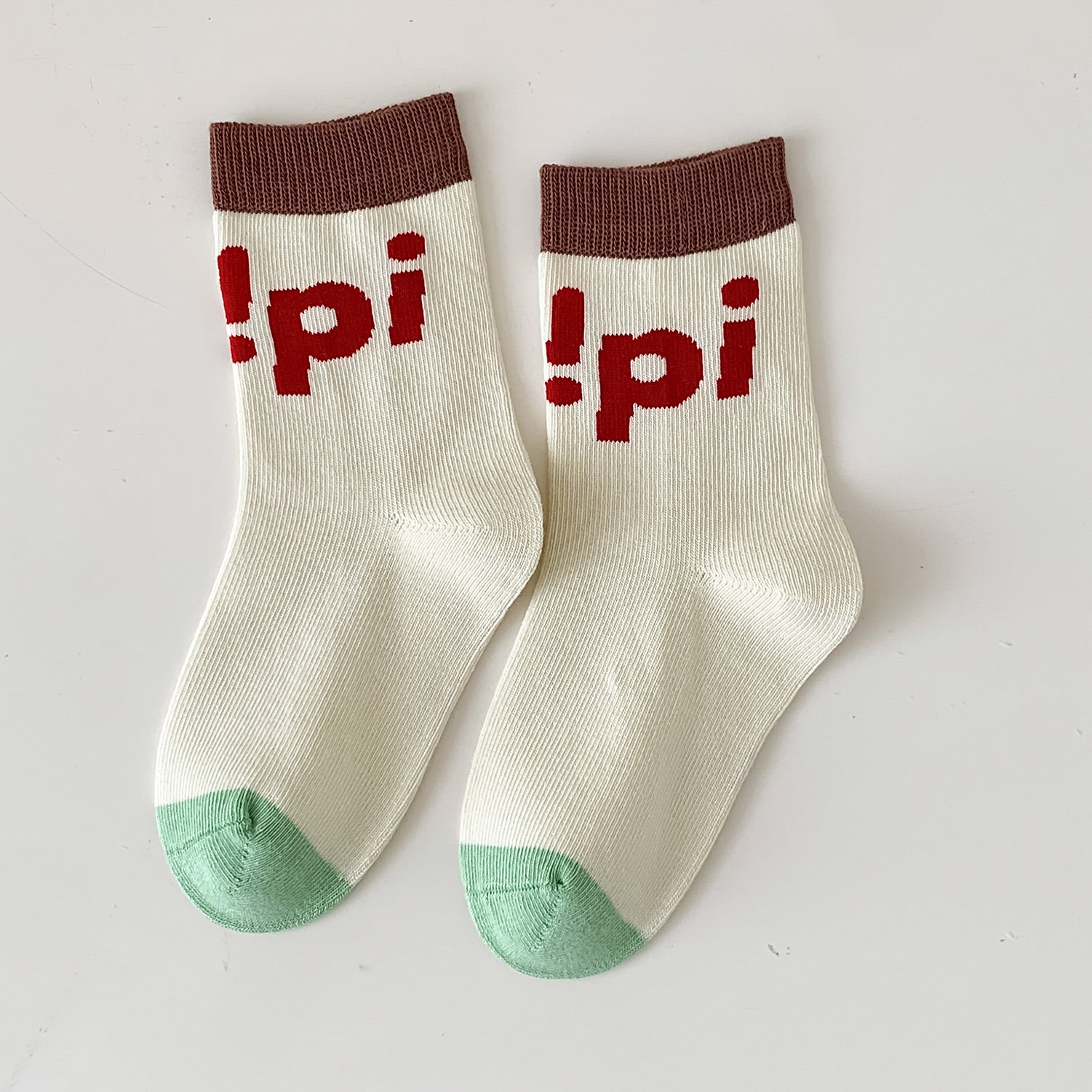 ¡Calcetines Traviesos! 🐻🧦✨
