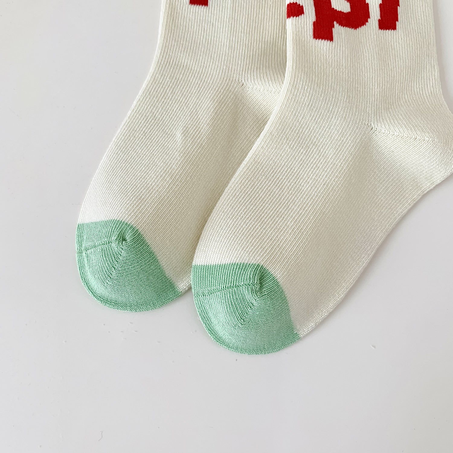 ¡Calcetines Traviesos! 🐻🧦✨
