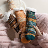 🧦✨ Calcetines Acogedores con Estampado Invernal – Para Días Fríos y Corazones Calientes ❄️❤️