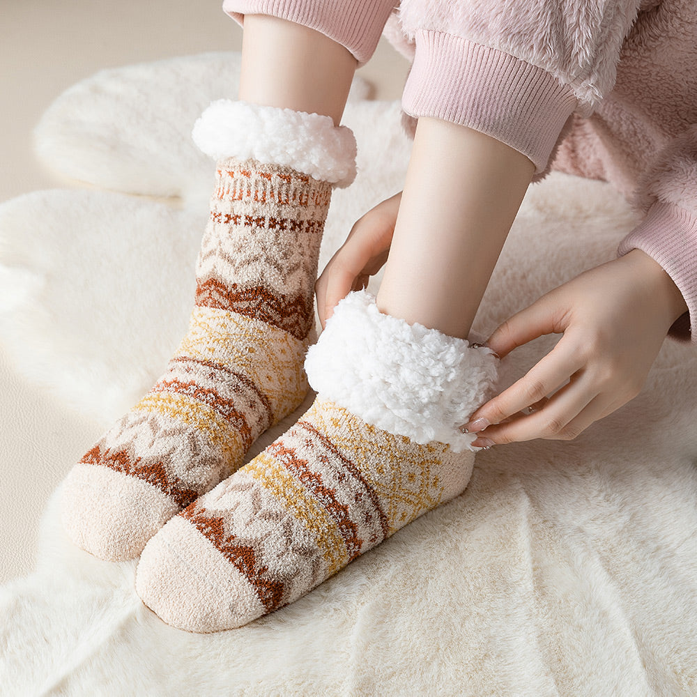 🧦✨ Calcetines Acogedores con Estampado Invernal – Para Días Fríos y Corazones Calientes ❄️❤️