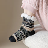 🧦✨ Calcetines Acogedores con Estampado Invernal – Para Días Fríos y Corazones Calientes ❄️❤️
