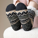 🧦✨ Calcetines Acogedores con Estampado Invernal – Para Días Fríos y Corazones Calientes ❄️❤️