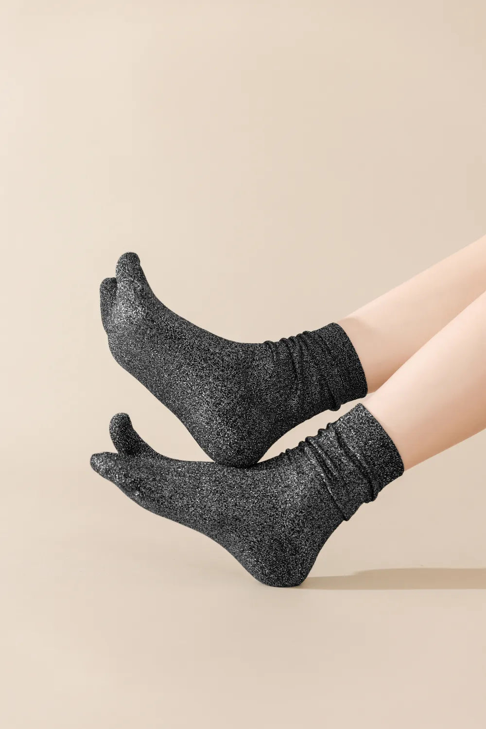 Calcetines brillantes de dos dedos estilo tabi