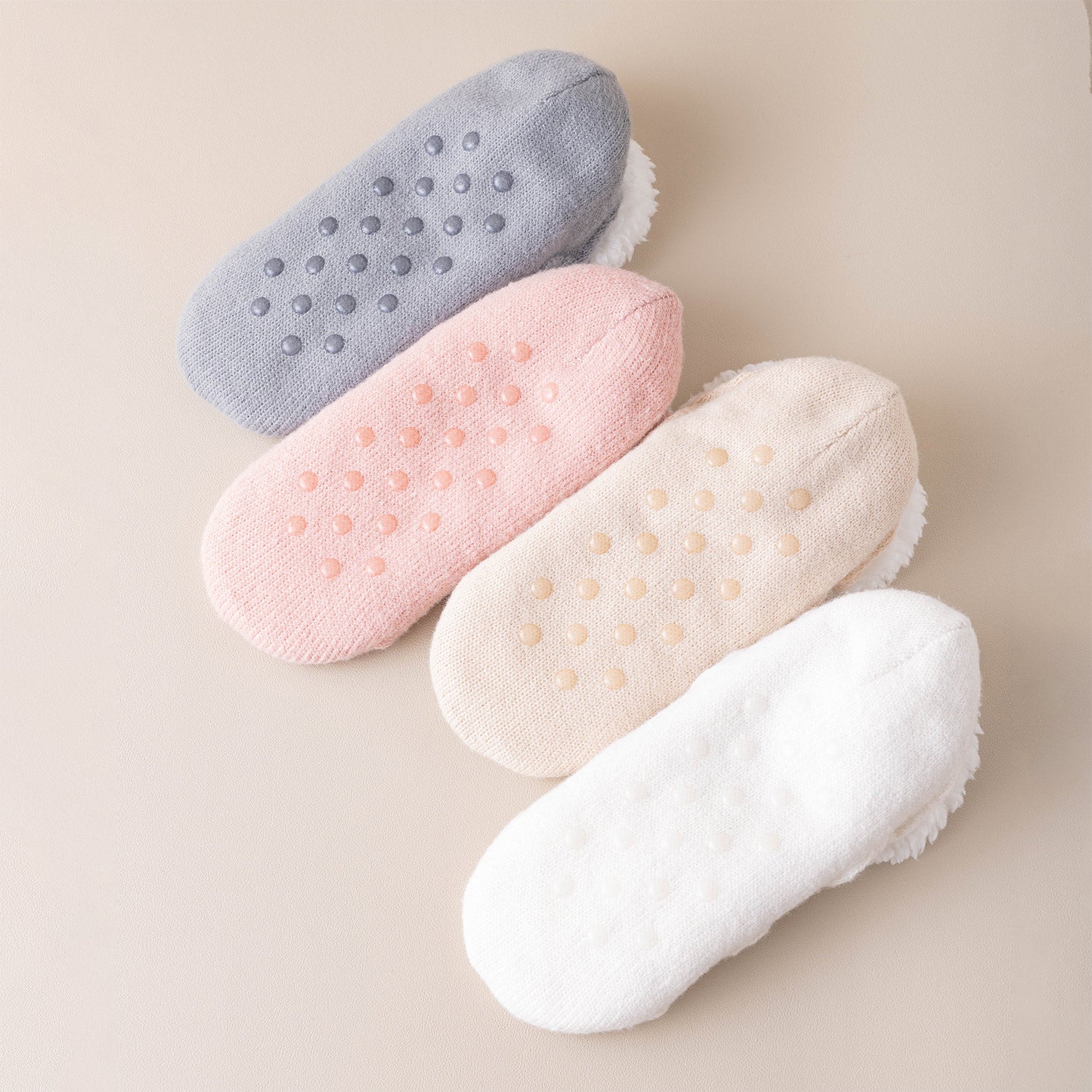 Calcetines Suaves de Invierno con Diseño de Cuadros y Base Antideslizante
