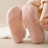 Calcetines Suaves de Invierno con Diseño de Cuadros y Base Antideslizante