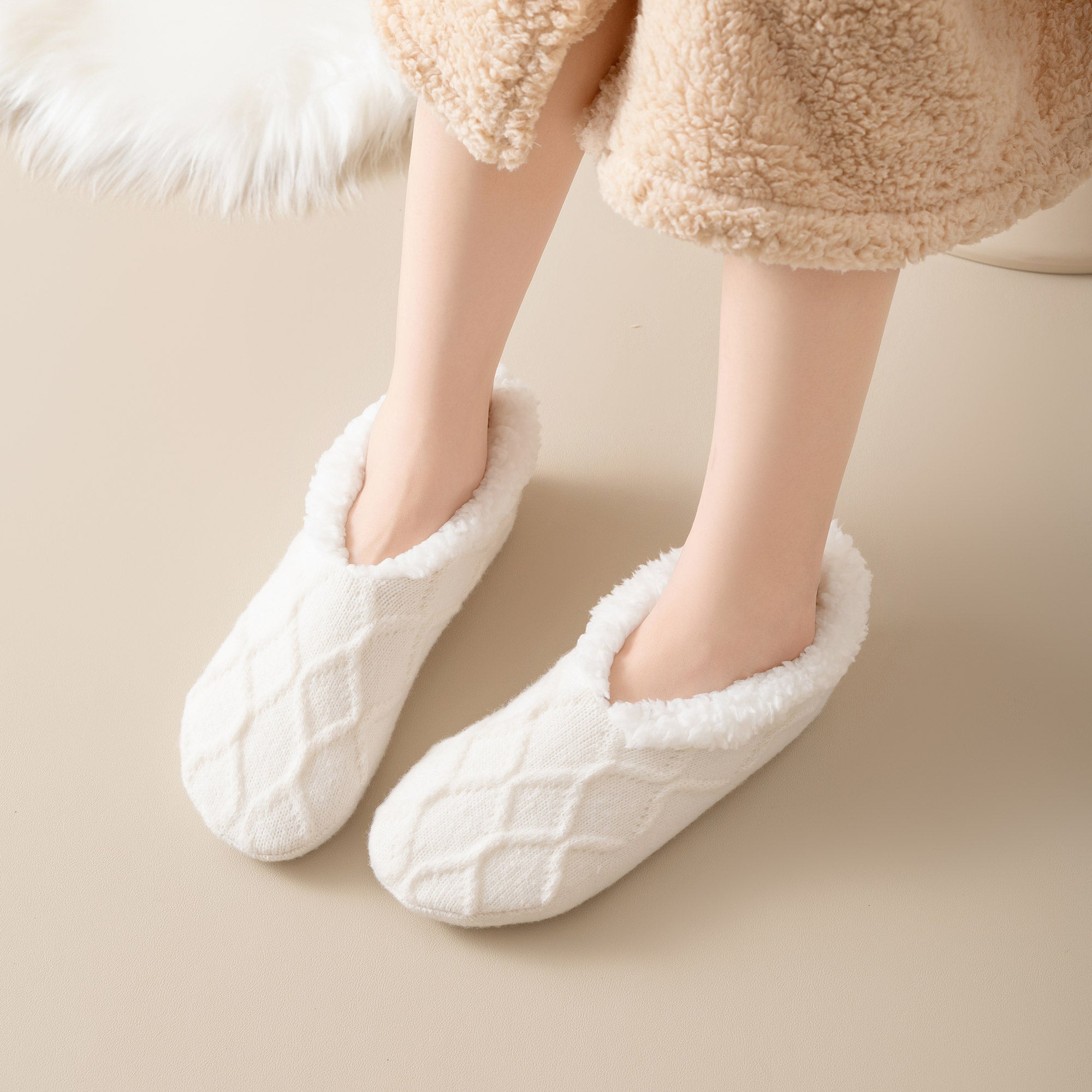 Calcetines Suaves de Invierno con Diseño de Cuadros y Base Antideslizante