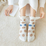 Calcetines de casa afelpados con lunares – cálidos y suaves para invierno