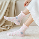 Calcetines de casa afelpados con lunares – cálidos y suaves para invierno