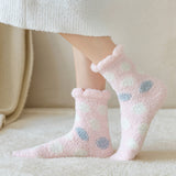 Calcetines de casa afelpados con lunares – cálidos y suaves para invierno