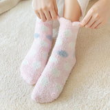 Calcetines de casa afelpados con lunares – cálidos y suaves para invierno